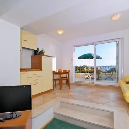 In With A Sea View, Terrace, Air Conditioning, Wifi 201-5 Apartman Brela